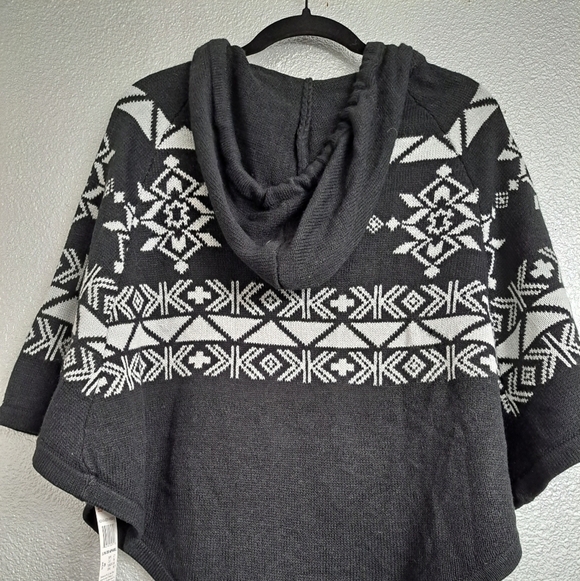 NWT Selena Gomez Dream Out Loud Hooded Cape Size M - Picture 2 of 3